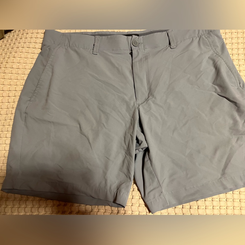 Under Armour Men's Gray  Flat Front Shorts